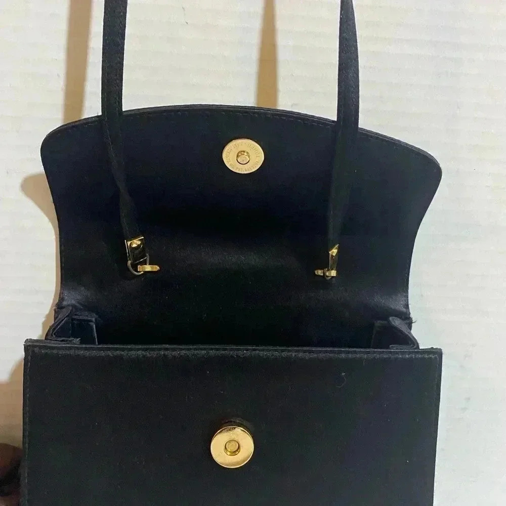 Gucci black satin vintage GP logo shoulder handbag - Picture 4 of 13